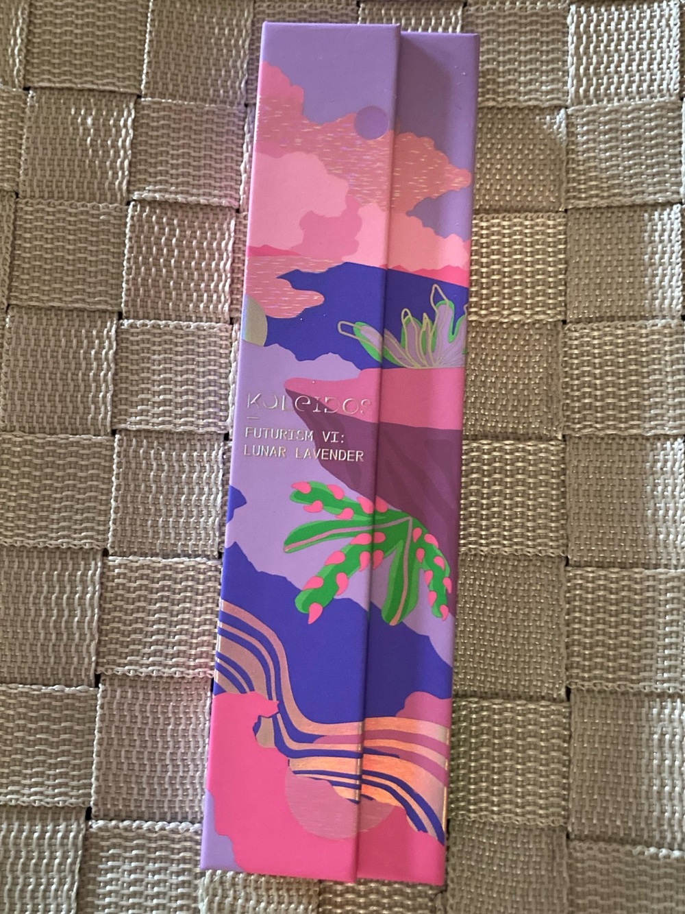 KALEIDOS ‘Futurism VI: Lunar Lavender’ Eyeshadow Palette - 6 shades - Picture 2 of 13